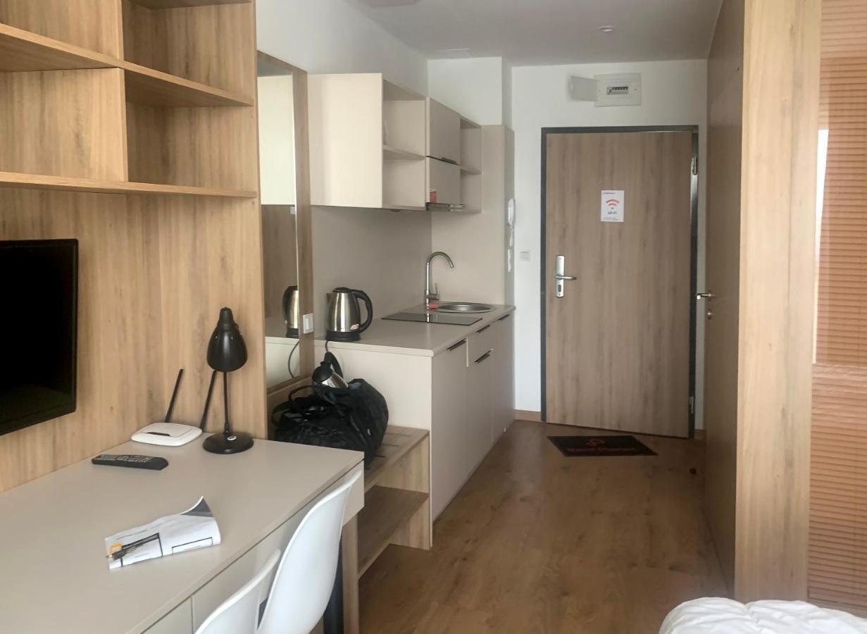 404 Rooms Wolska Apartament Warszawa Exteriör bild